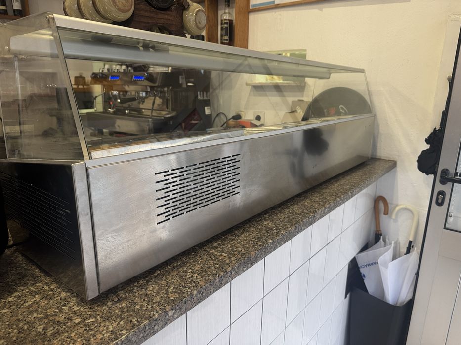 Balcao vitrine / frio em otimas condicoes