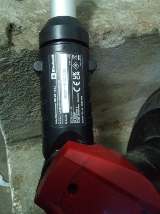 máquina de aparar relva a bateria