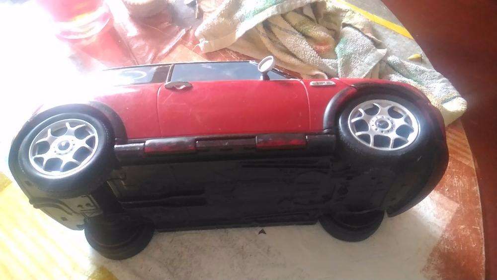 Mini Cooper s Da marca Playmates Toys Inc. de 2004