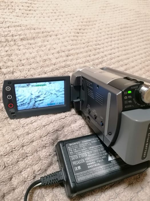 Видеокамера  Sony Handycam DCR - SR80 60GB HDD CAMCORDER + BONUS