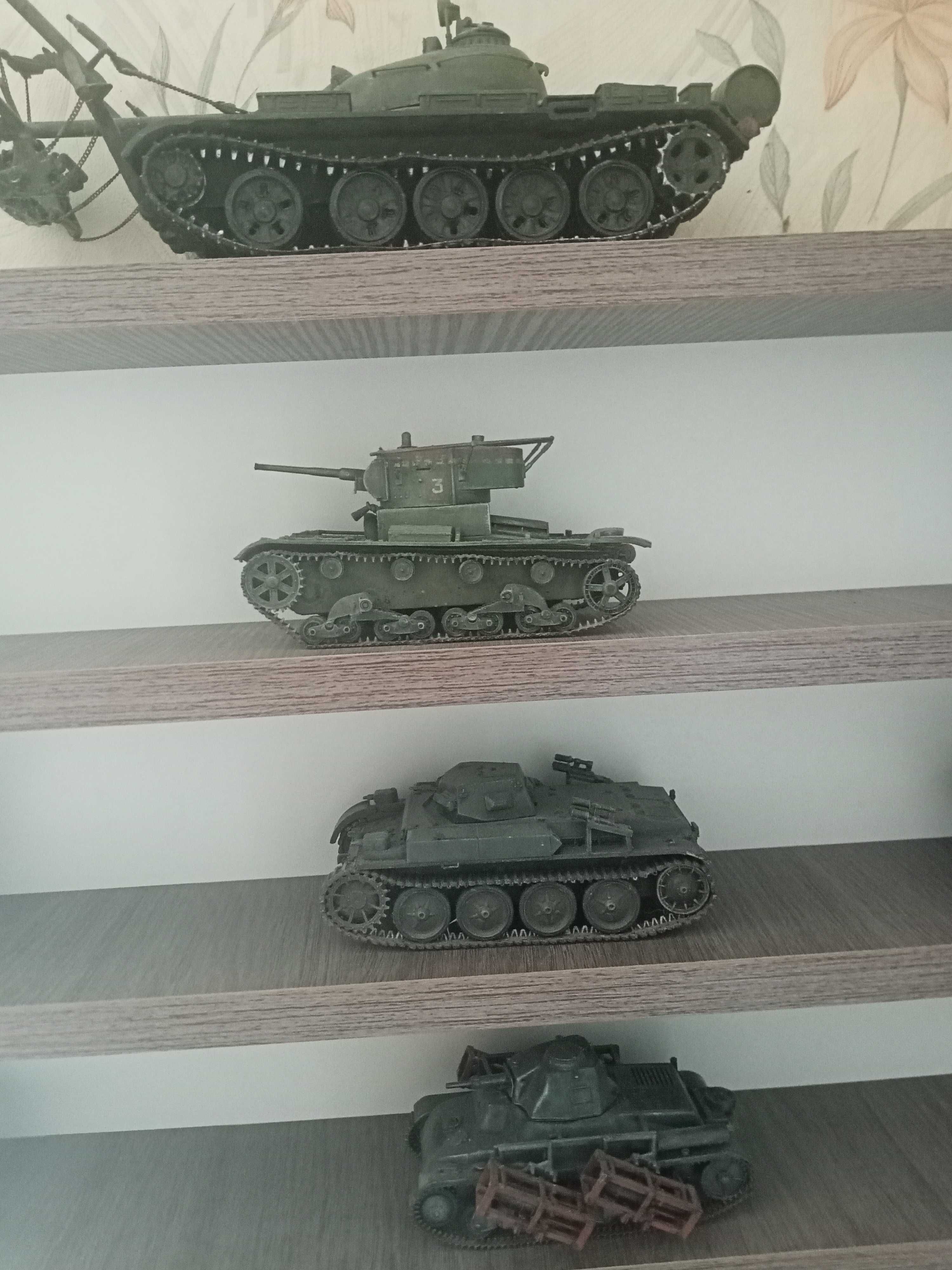 Модели танков и автомобилей в масштабе 1;35
