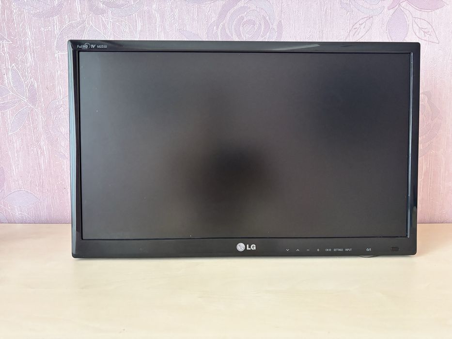 Монітор Телевізор LG M2232D-PZ LED LCD TV В дуже гарному стані!