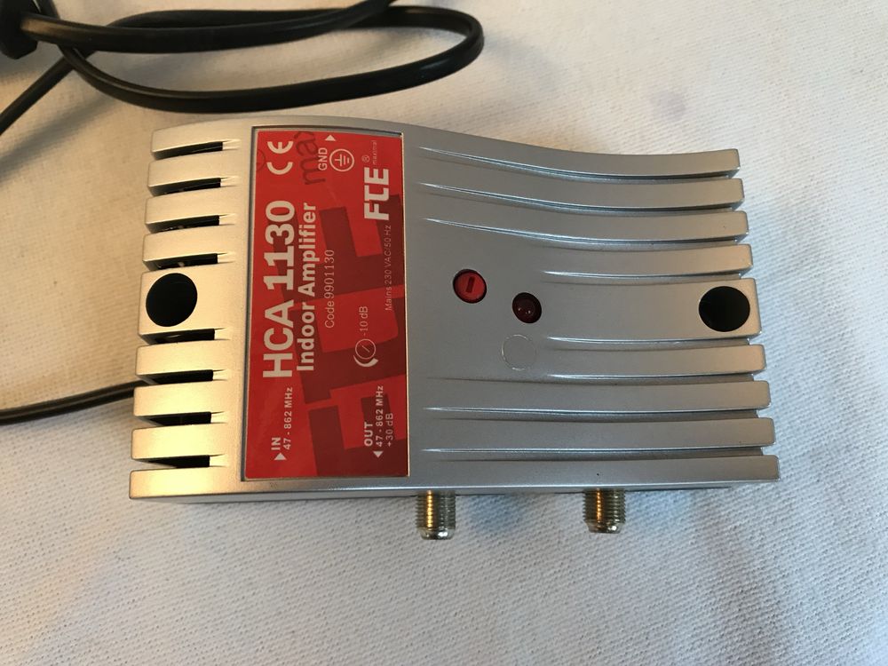 Amplificador de Antena HCA-1130 (Indoor) – Testado / Bom Estado