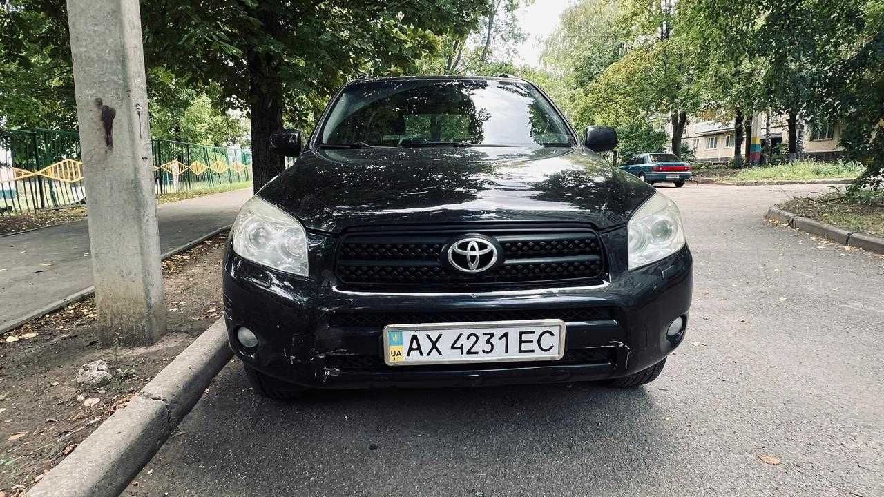 Продаж Toyota RAV4