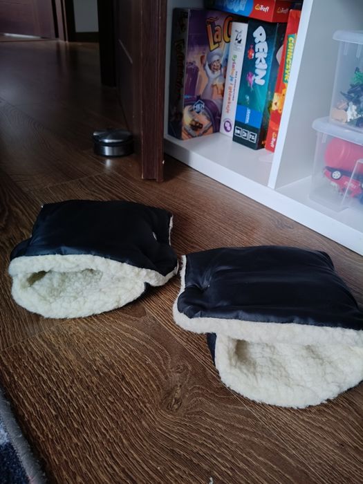 Mufki do wózka z wełną