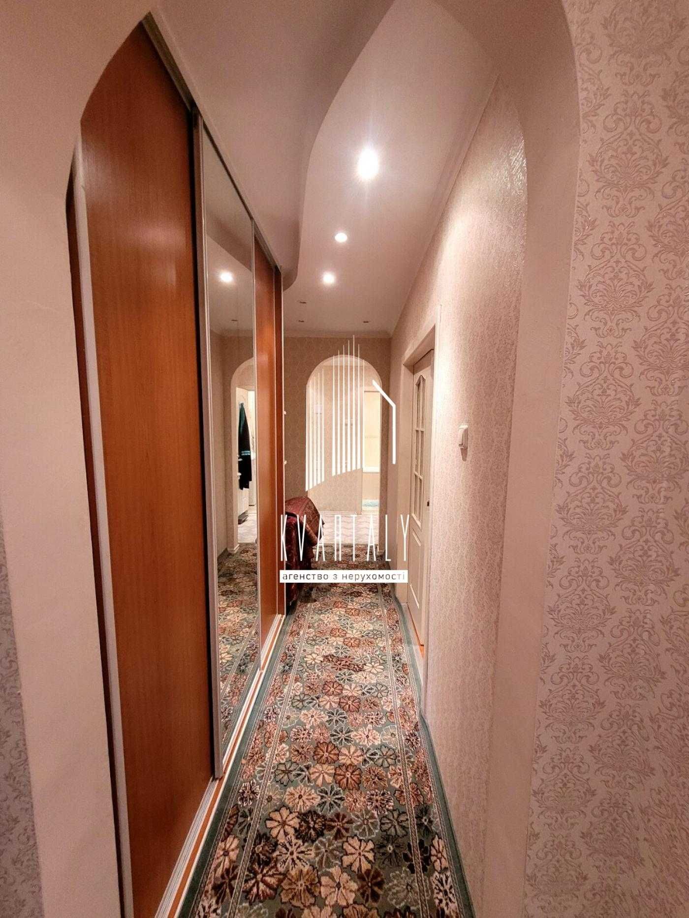 Продам Без% Шулявська Двустороння вул. Ніжинська, 7 Караваєві дачі