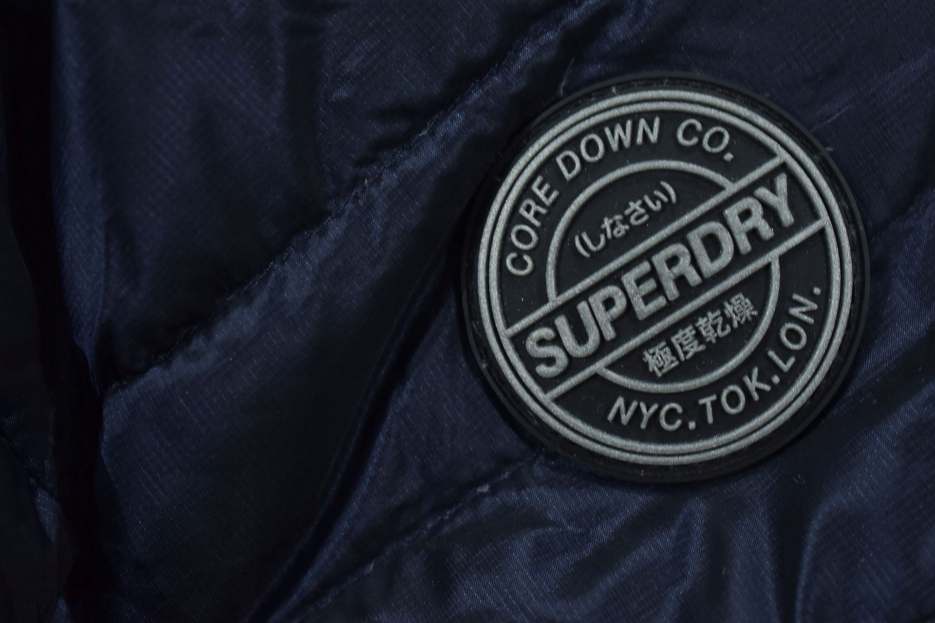 SUPERDRY Lekko Ocieplana Kurtka Damska Pikowana 38