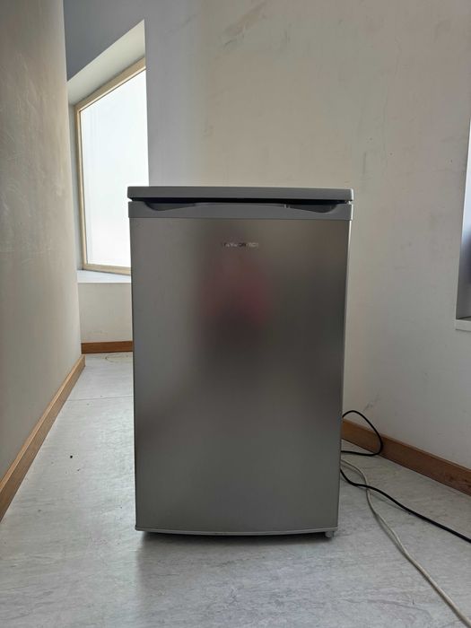 Frigorifico - pequenas dimensões - cinzento