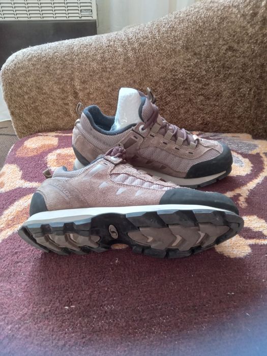 Кросівки і для міста, і для подорожі