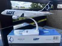 Model samolotu Lot Embraer 175