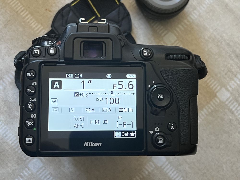 Nikon D7500+lente 18-140  c/oferta de Filtro polarizador