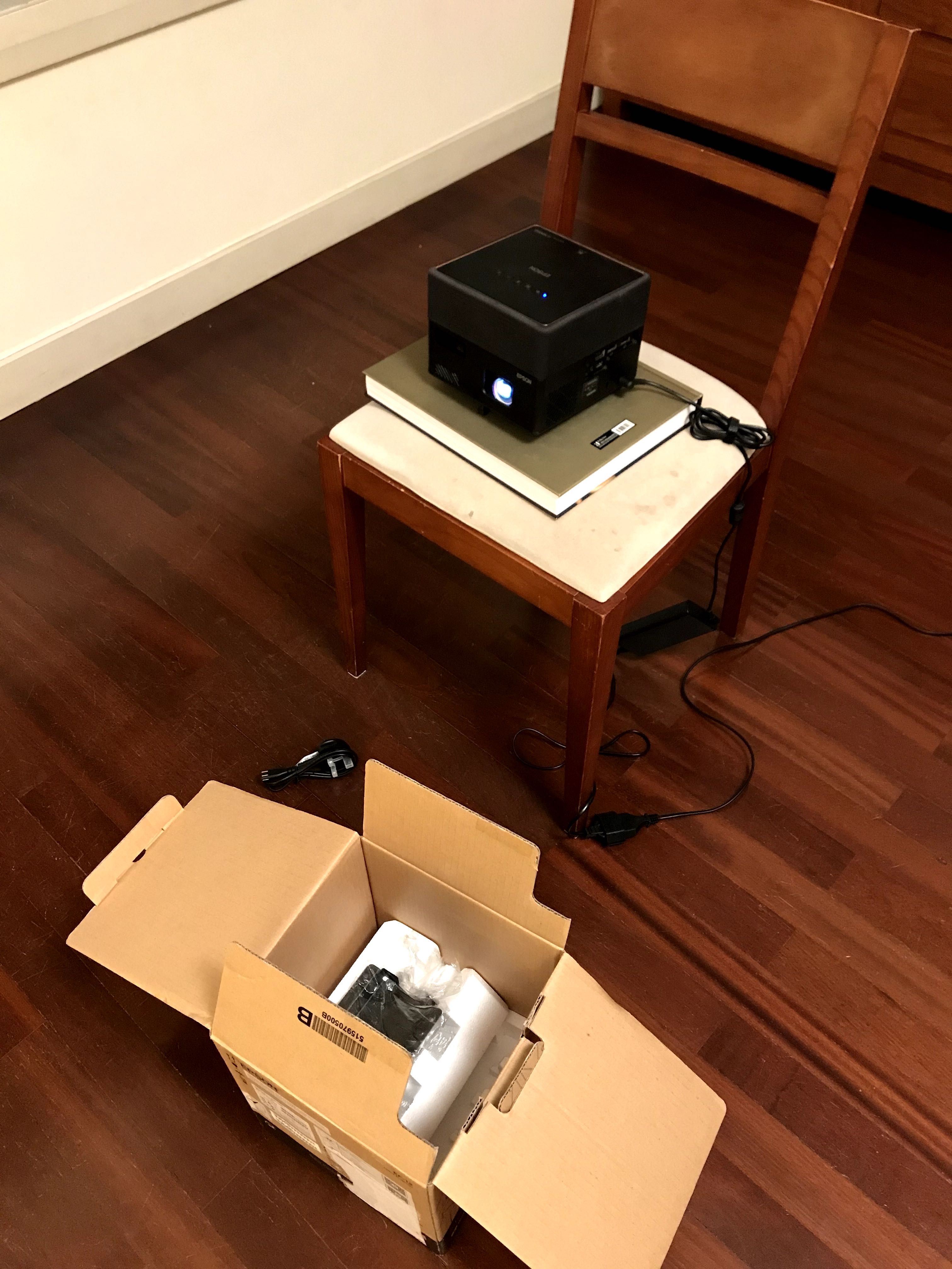 Projector Epson EF-12 Laser 3LCD
