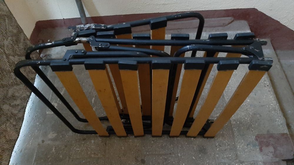 Раскладная кровать на ламелях