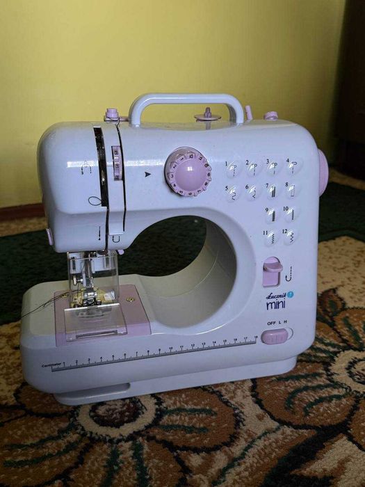 Швейна машинка Łucznik Mini + подарунок
