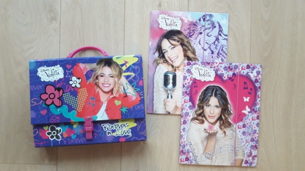 Violetta disney teczka kuferek