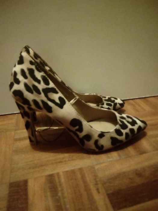 Sapato salto alto primark