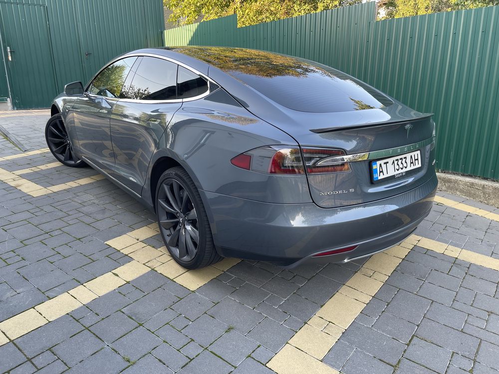 Tesla Model S Perfomens 85+ Європа Електромобіль