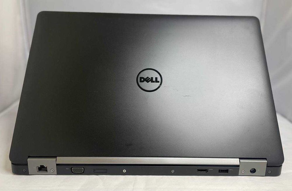 Ноутбук Dell 5570 / 15,6" HD LCD / i5-6300U / 8GB DDR4 / 128GB SSD