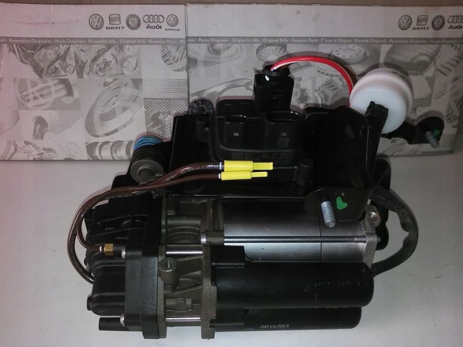 POMPA KOMPRESOR ZAWIESZENIA AUDI Q7 4M Q8 BENTAYGA
