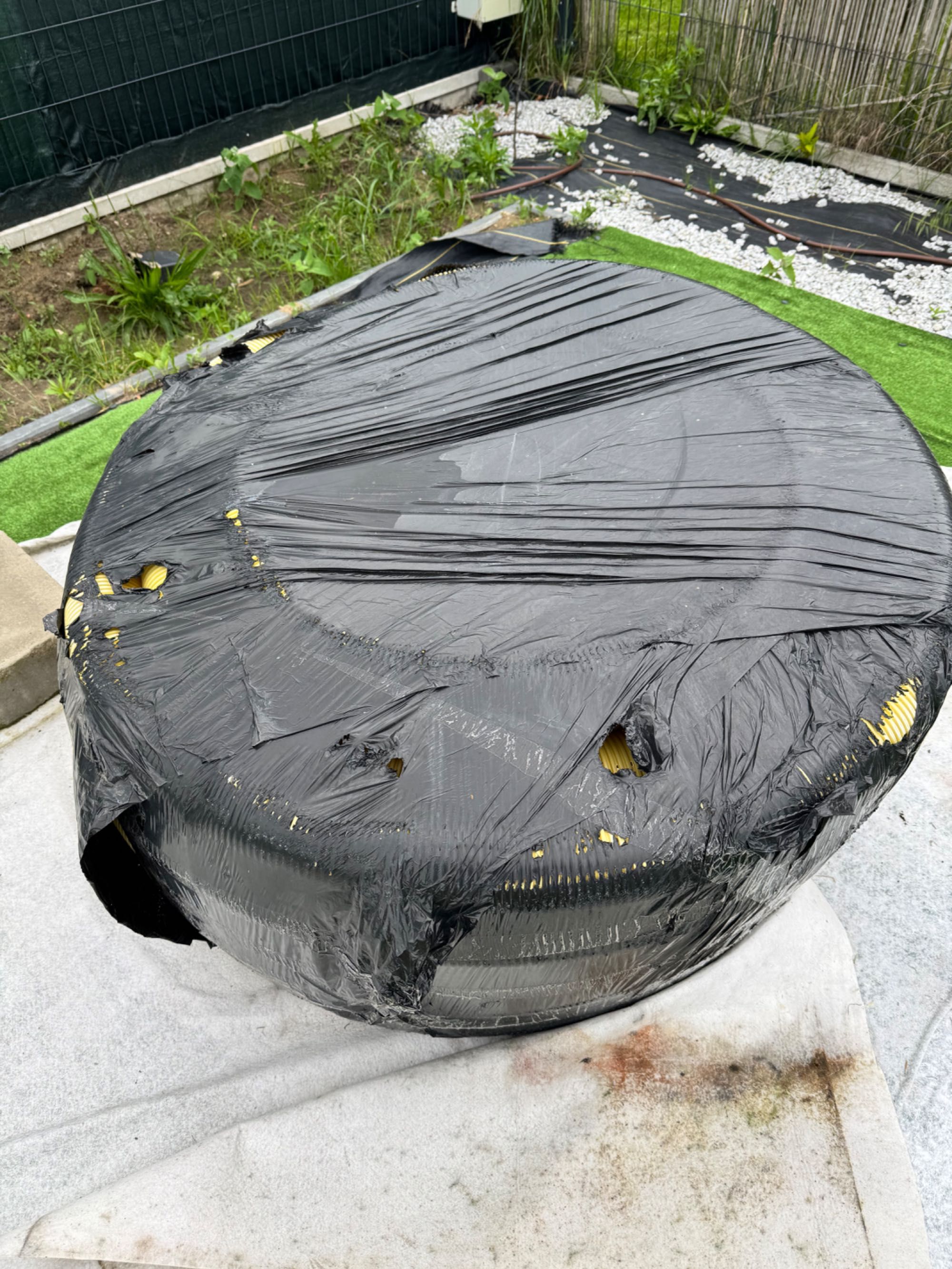 Rura drenarska PVC fi 100 z otworami - zwój 50m.