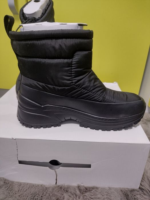 Продам зимові чобітки, дутики Calvin Klein р.9 або 26см