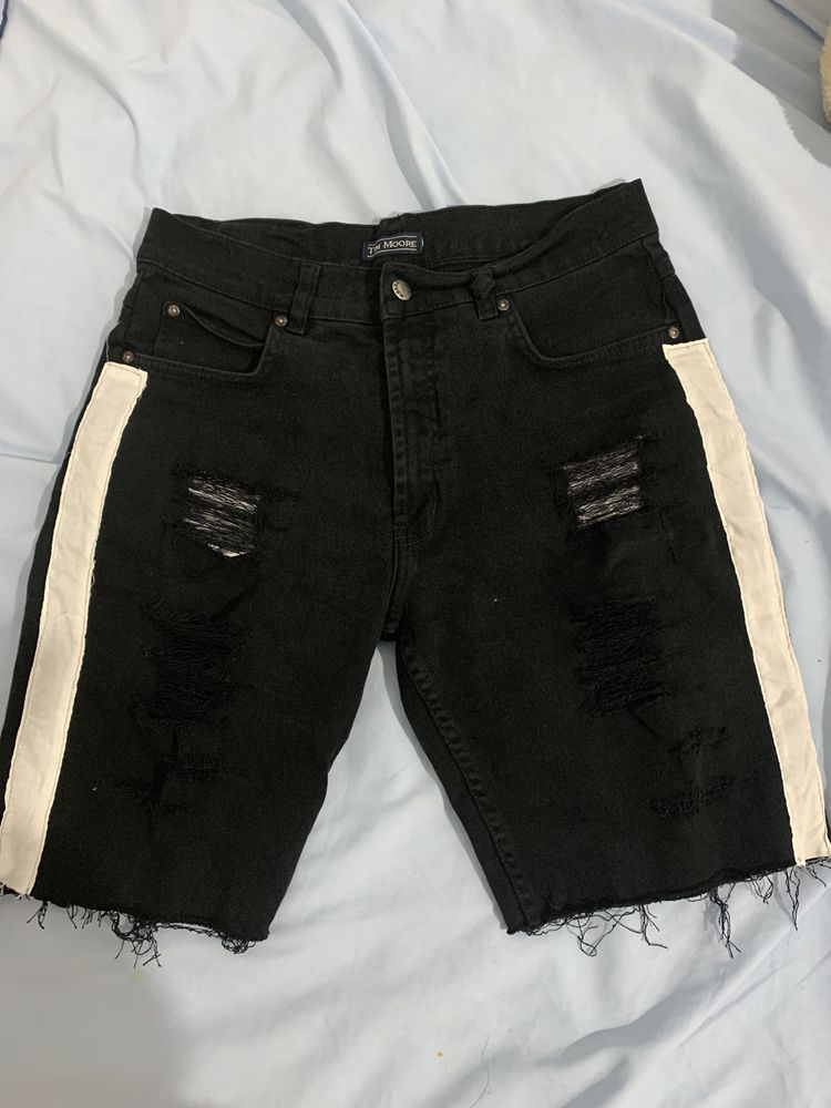 Calções Jeans Disponíveis