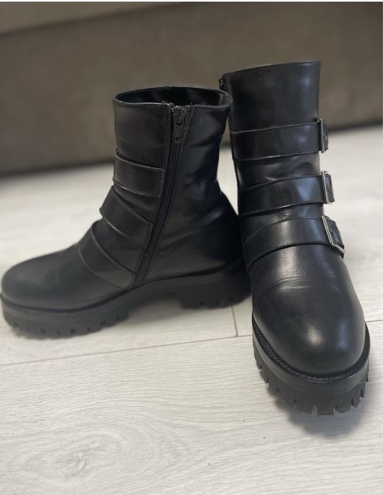 Зимові  шкіряні черевики на цегейці 39 р