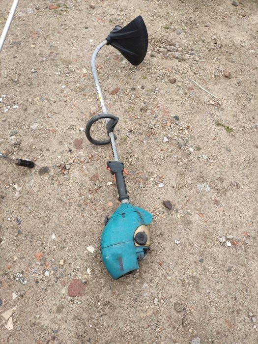 Makita DST 300  kosa podkaszarka spalinowa