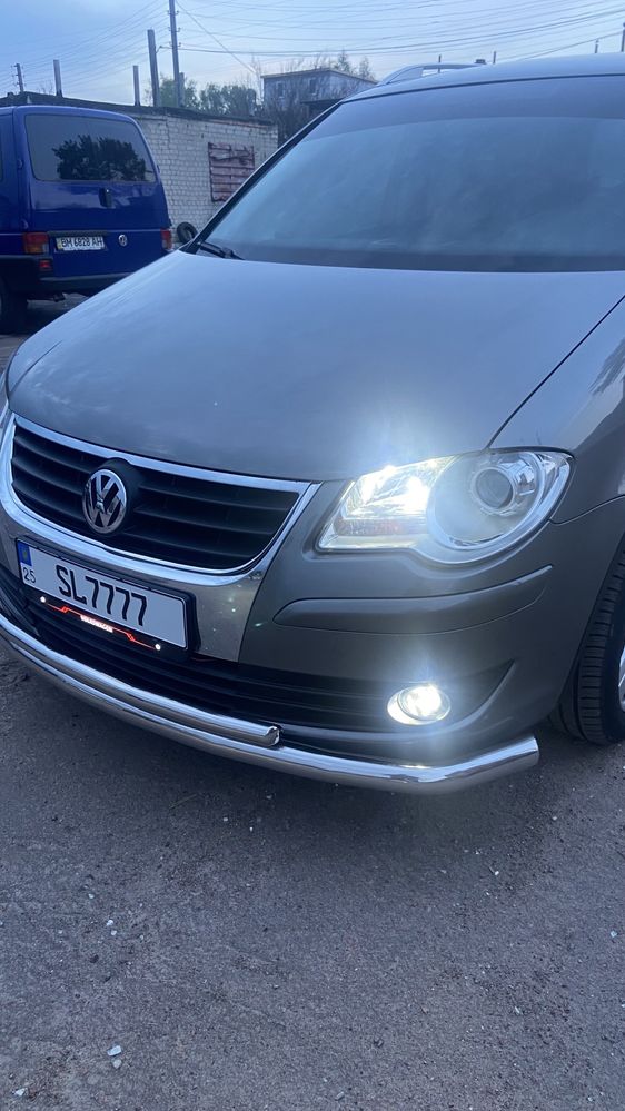 Touran 2, 0 tdi avtomat