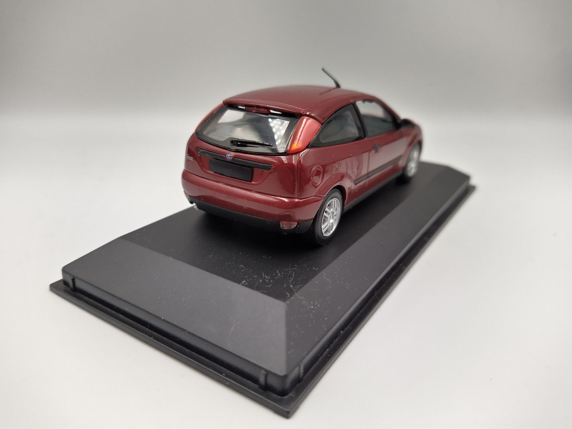 Ford Focus Minichamps Skala 1:43