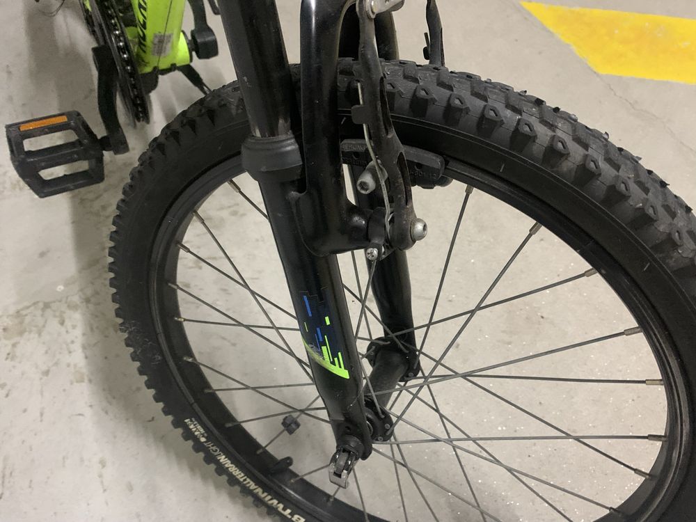 Bicicleta roda 20 com luzes e campainha