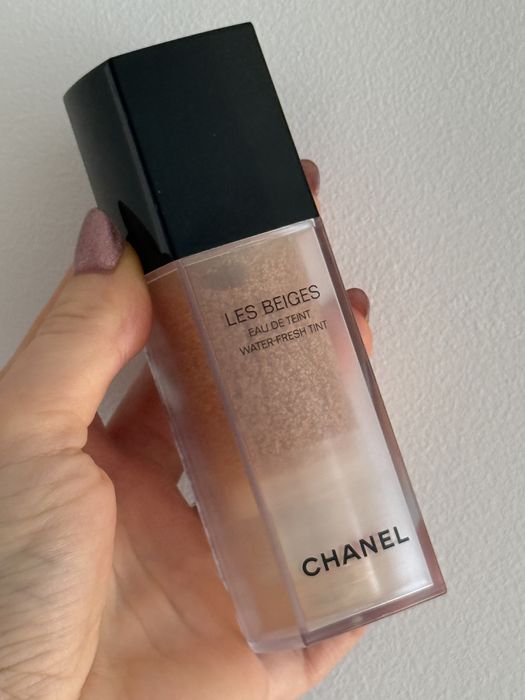 CHANEL les beiges eau de teint Light