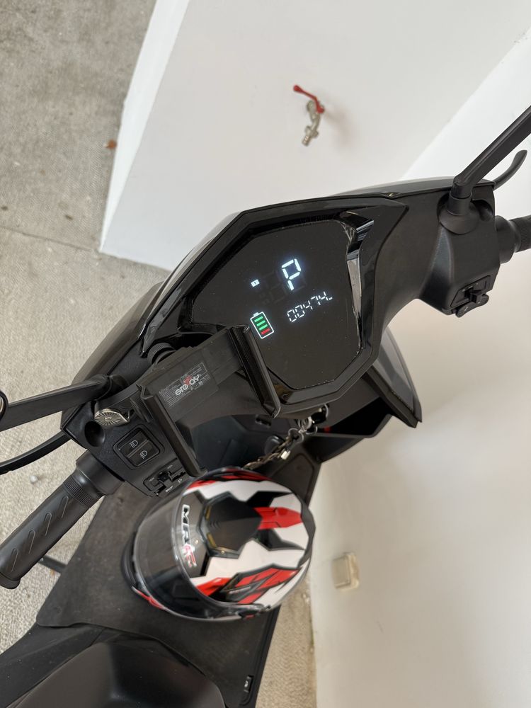 Scooter elétrica (Nova com DUAS BATERIAS)