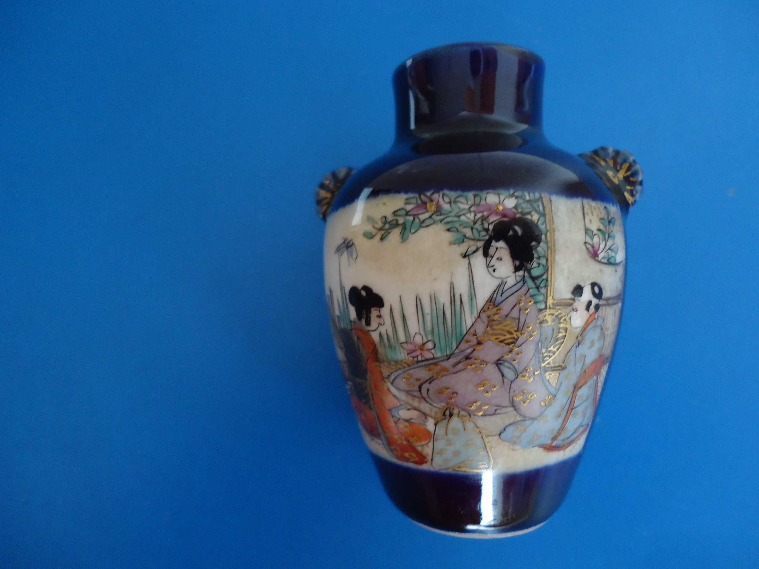 wazon flakon dzbanuszek porcelana ceramika vintage Azja,sygnatura