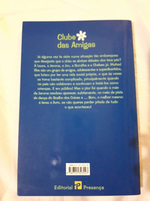 "MÃE, NÃO FAÇAS CENAS: Dramas, desastres e desejos de 5 adolescentes"