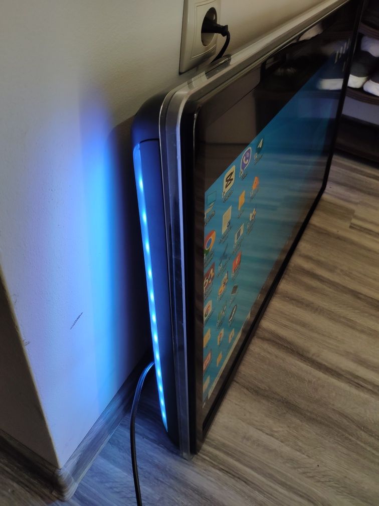 Телевізор Philips MODEL 42PFL8404H/12