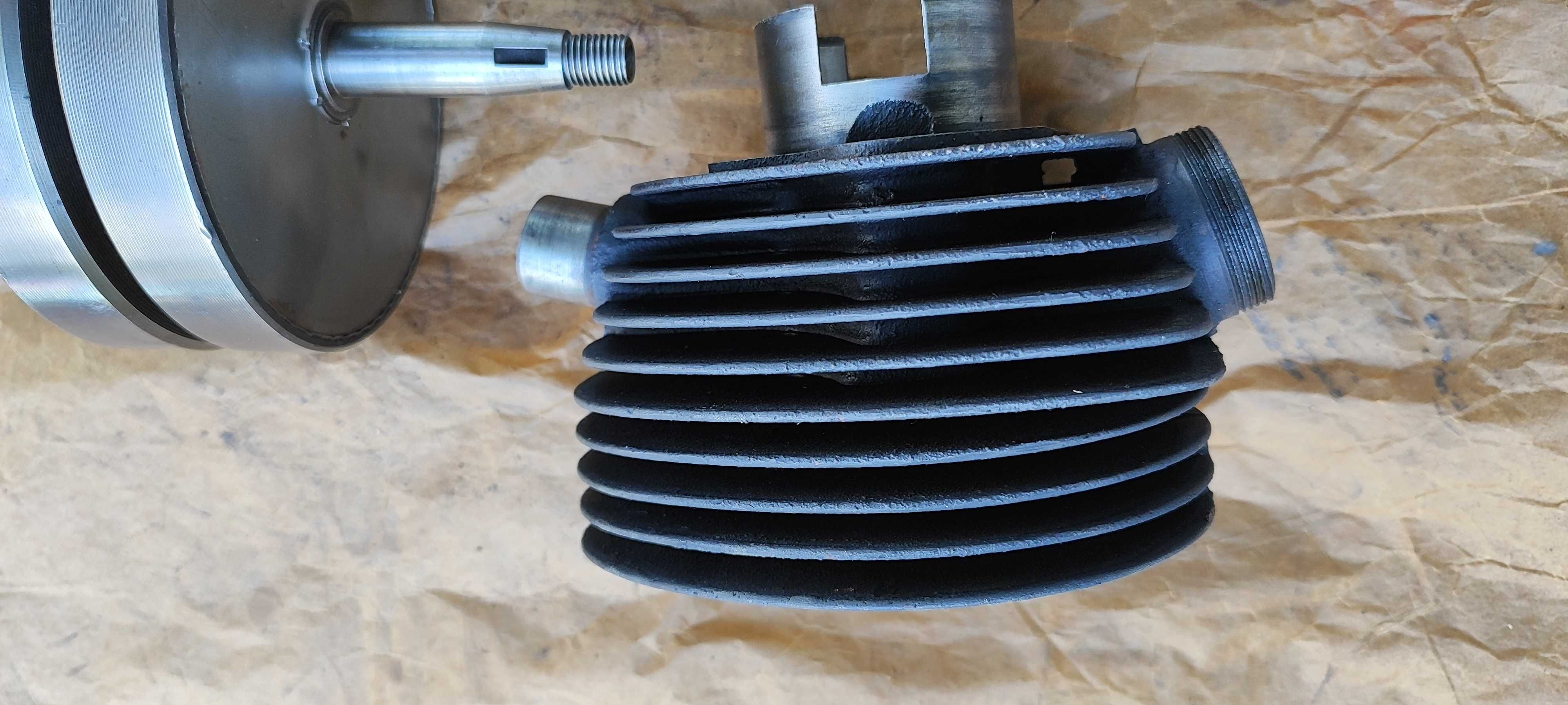 Cylinder wał wfm 125 po regeneracji tłok oryginał ZMD PRL wsk j. nowe
