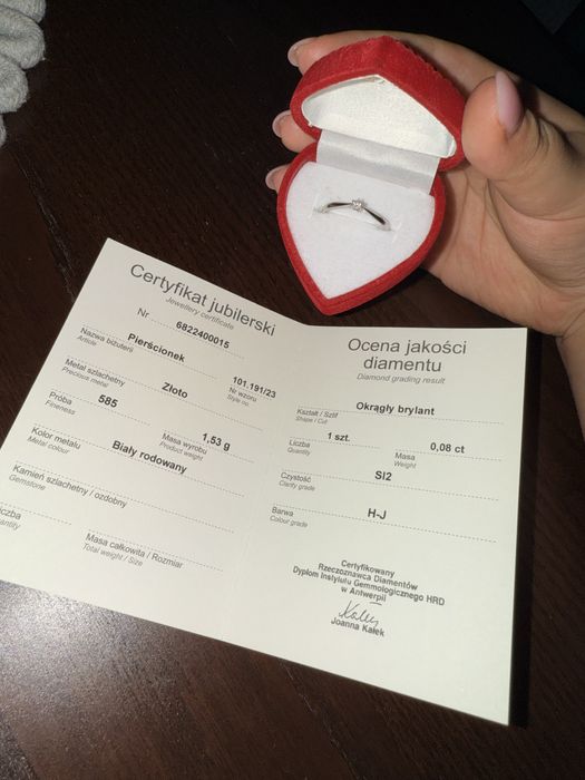 Pierścionek zaręczynowy białe złoto z brylantem