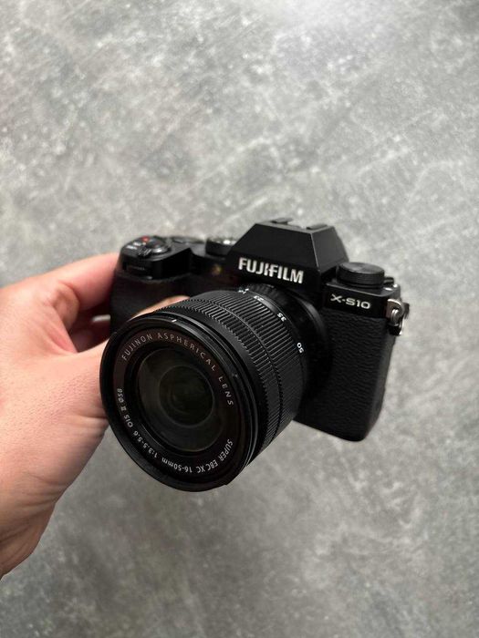 продам Fujifilm XS10 з обьєктивом в ідеальному стані
