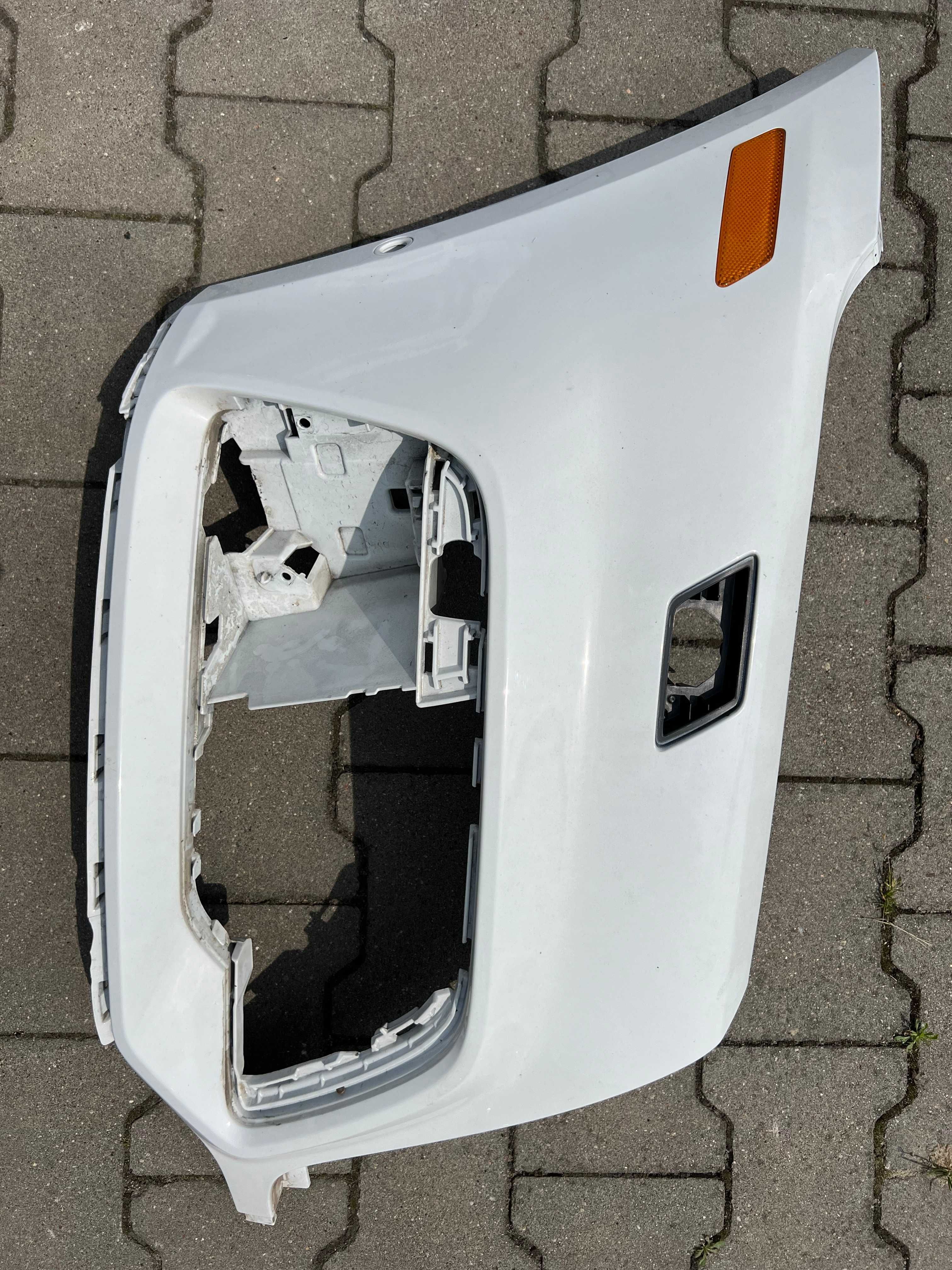 AUDI Q5 SQ5 S-LINE 80A807438E prawy narożnik zderzaka USA kolor ly9c