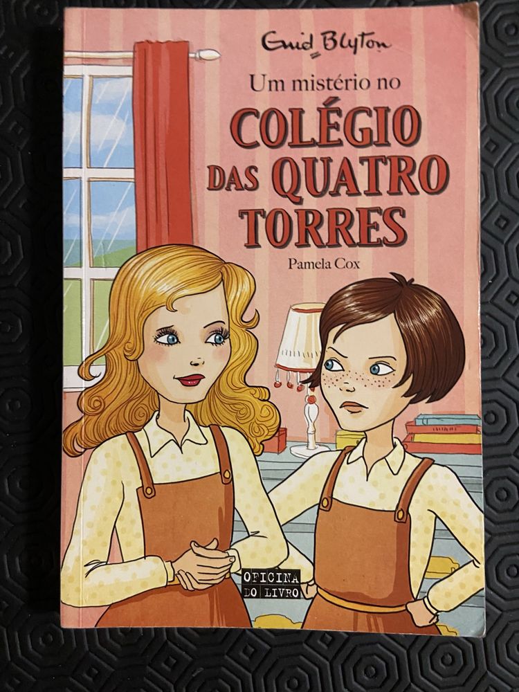 O Colégio das Quatro Torres