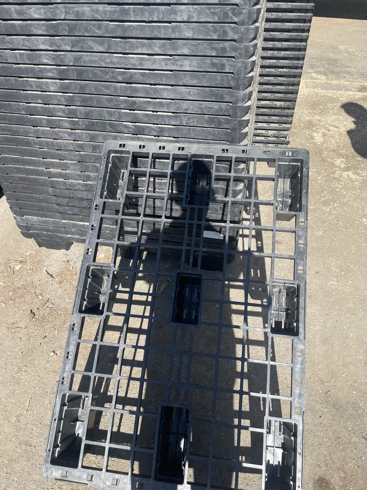 Plastikowe palety ażurowe 80x120