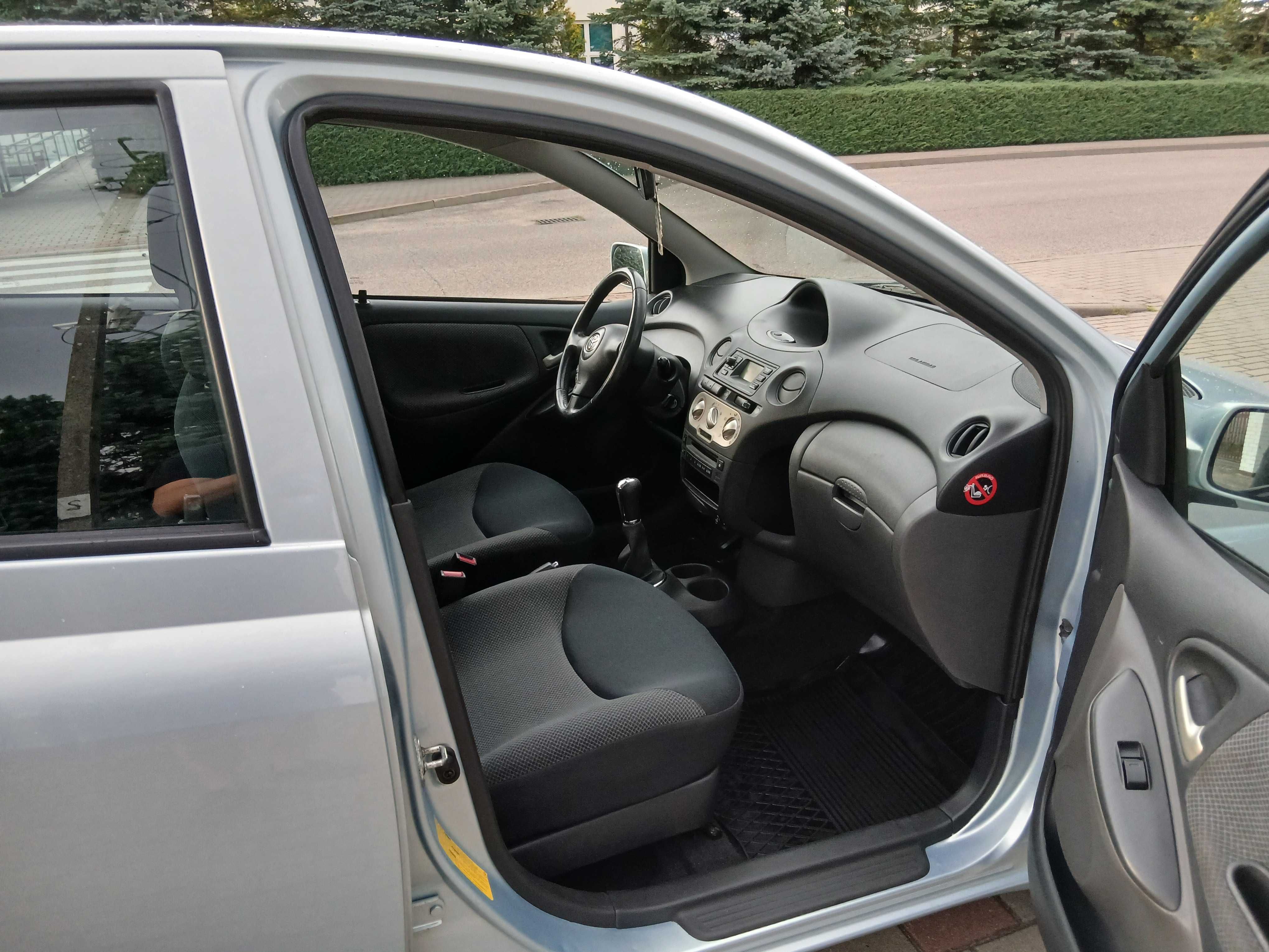 TOYOTA YARIS 1.0B klimatyzacja 5 drzwi VVT-i .