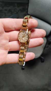 Złoty zegarek damski DOXA