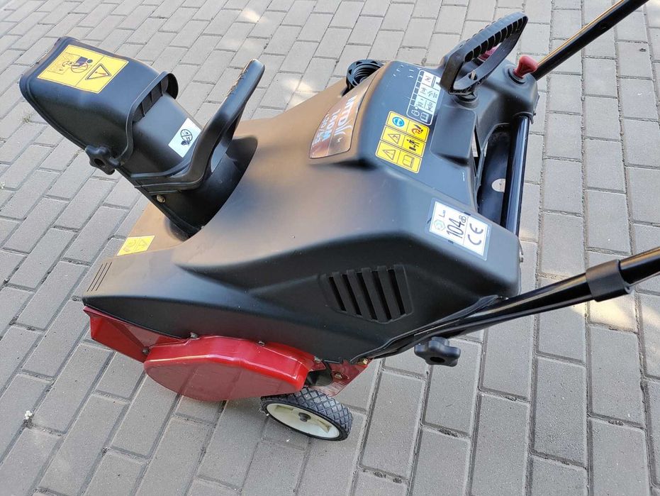 Снігоприбиральна машина MTD 140 M