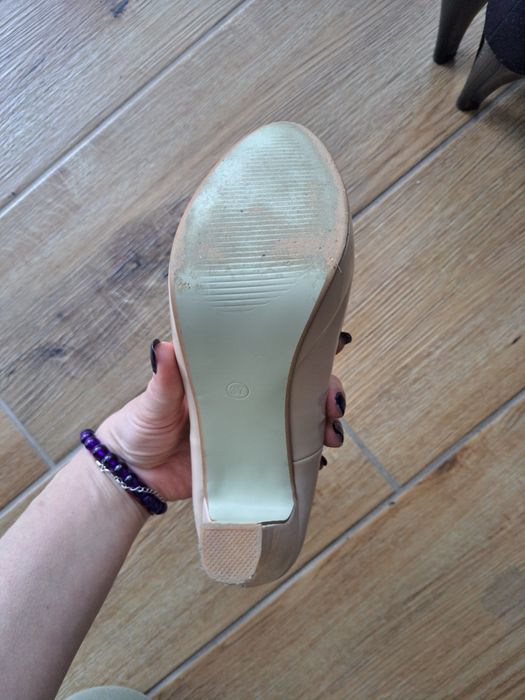 Туфлі дві пари 37 розмір відмінний стан