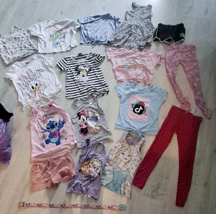 Paka ubrań Disney dla dziewczynki rozm 122/134