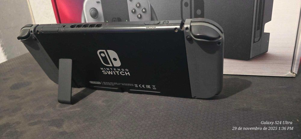 Nintendo Switch V2 Cinzenta Com Caixa e Equipamentos Nintendo.