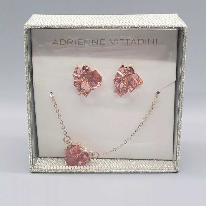Сережки гвоздики ретро Кубічні кристали  Adrienne Vittadini // Скриня