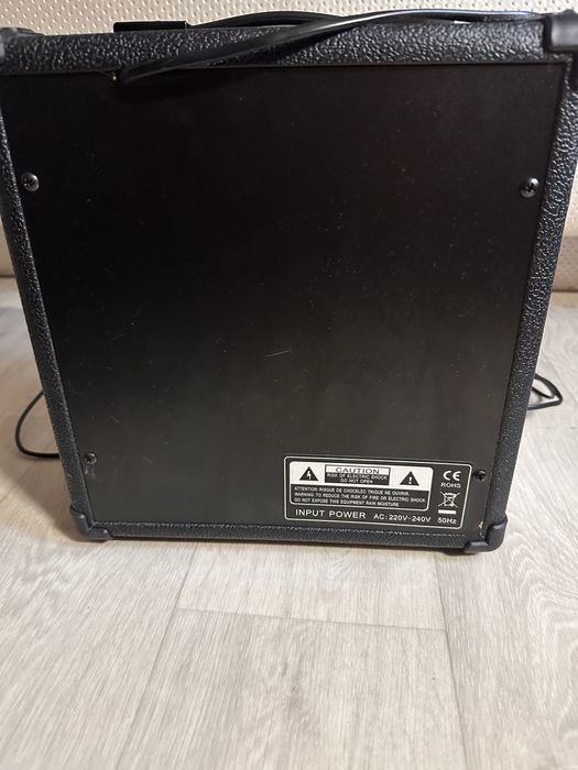 Комбоусилитель для бас гитары